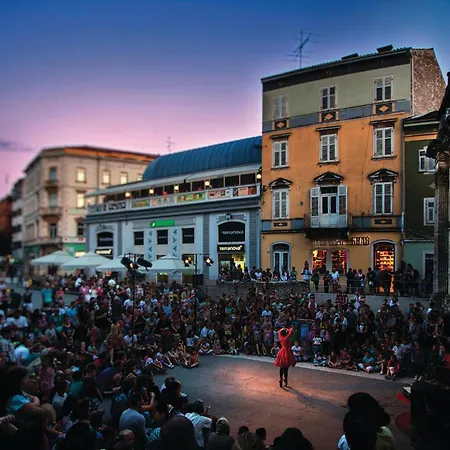 شقة Stunning In With Wifi بولا