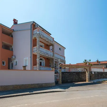 Stunning In With Wifi * بولا